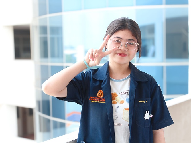 พิชญาภา พันธ์เดช (อิงค์)